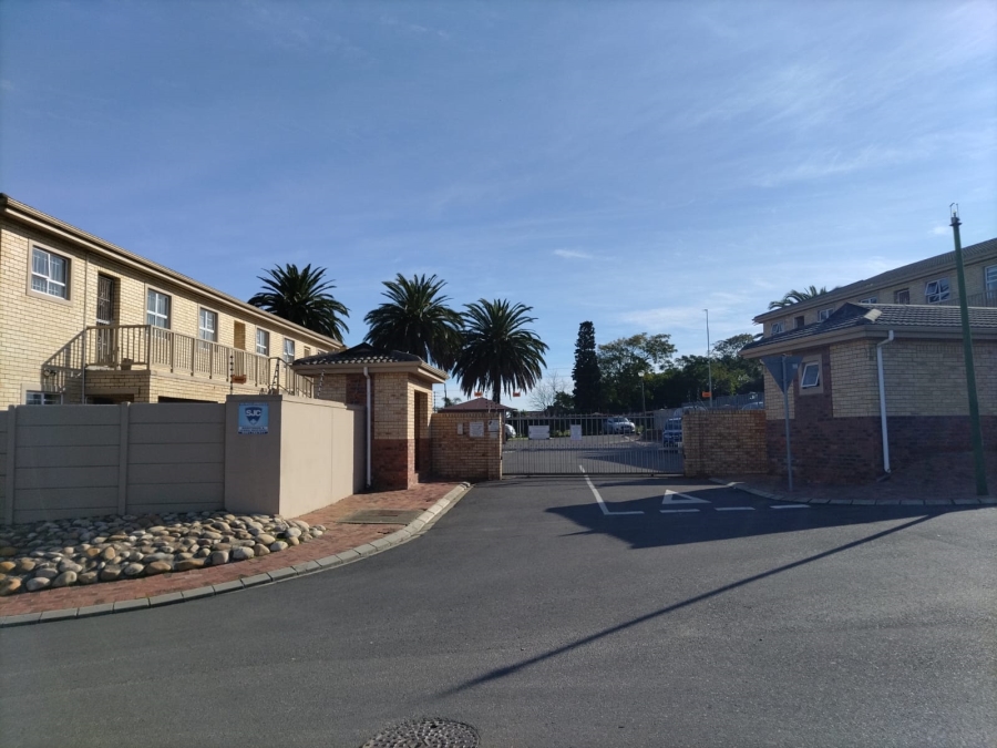2 Bedroom Property for Sale in Brackenfell South Western Cape
